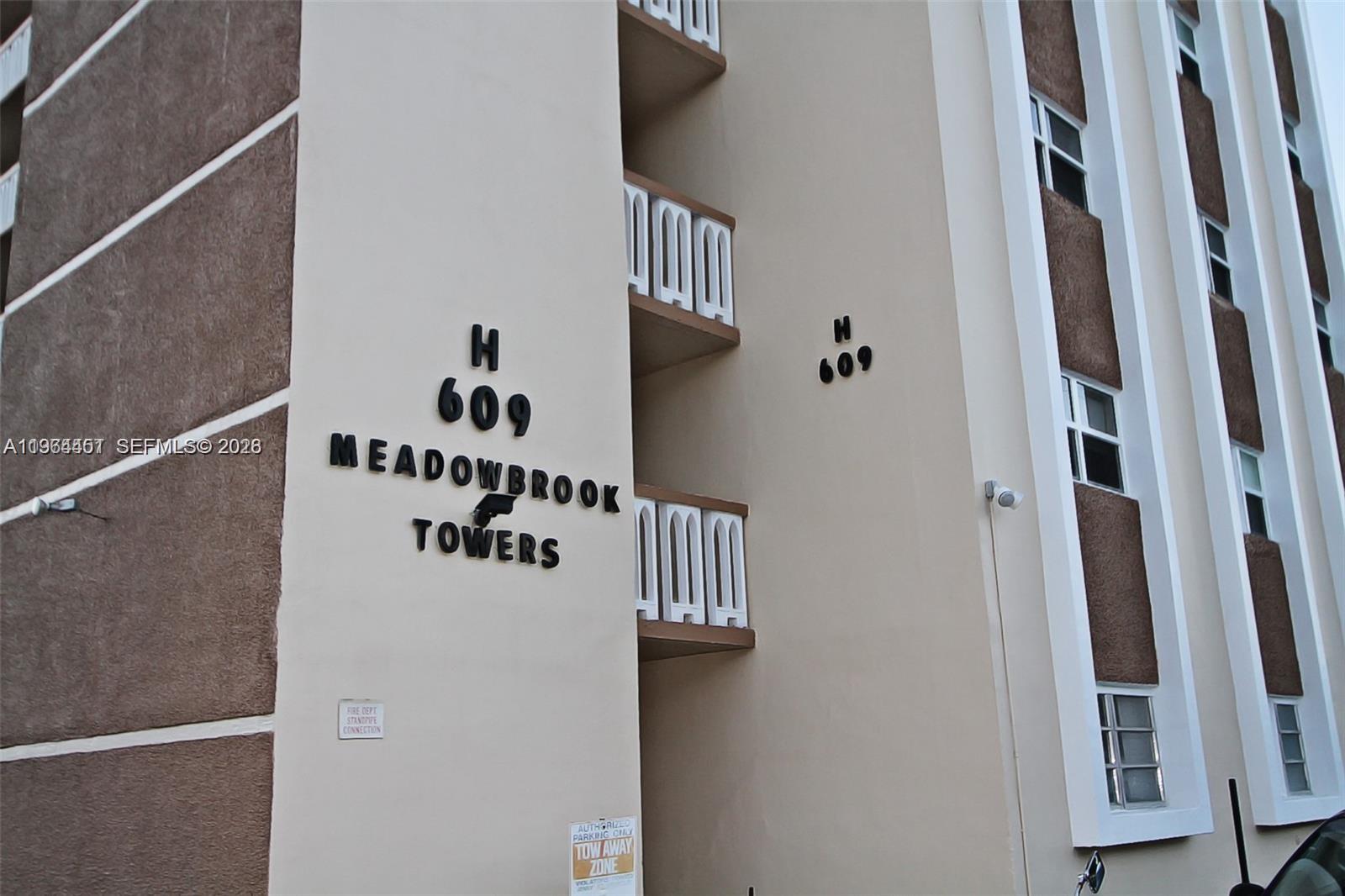 MEADOWBROOK TOWERS CONDO - Residential Lease