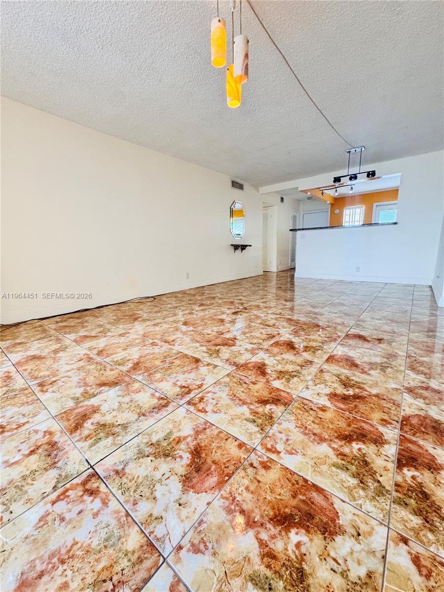 MEADOWBROOK TOWERS CONDO - Residential Lease