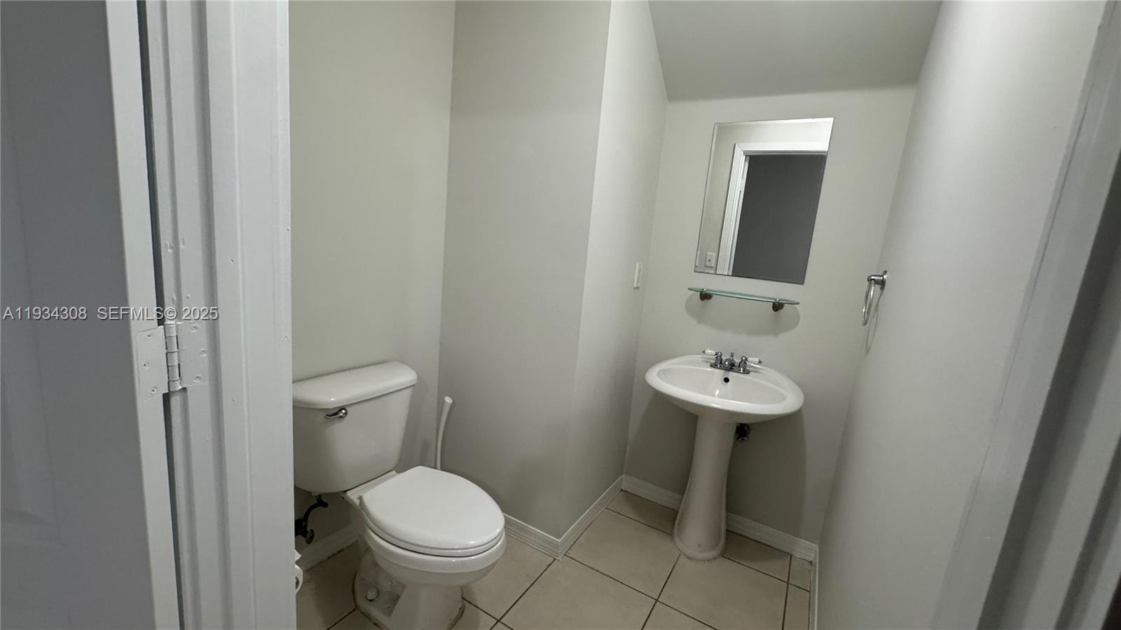 REVISED PLAT OF HILLCREST - Residential