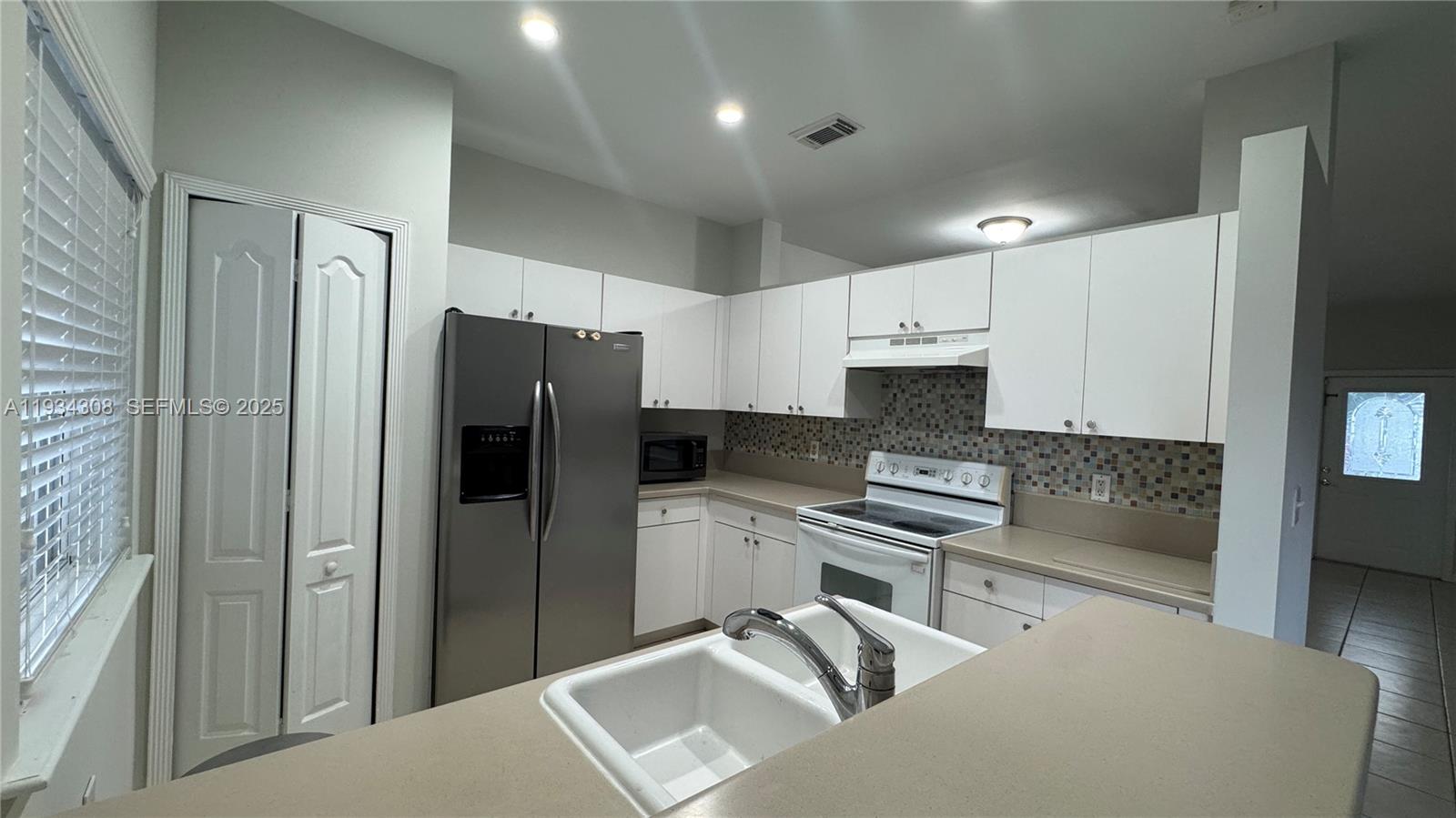 REVISED PLAT OF HILLCREST - Residential