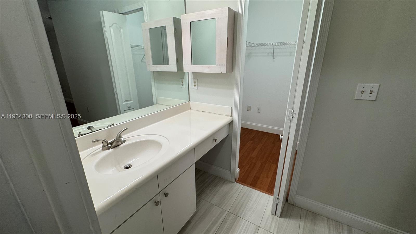 REVISED PLAT OF HILLCREST - Residential