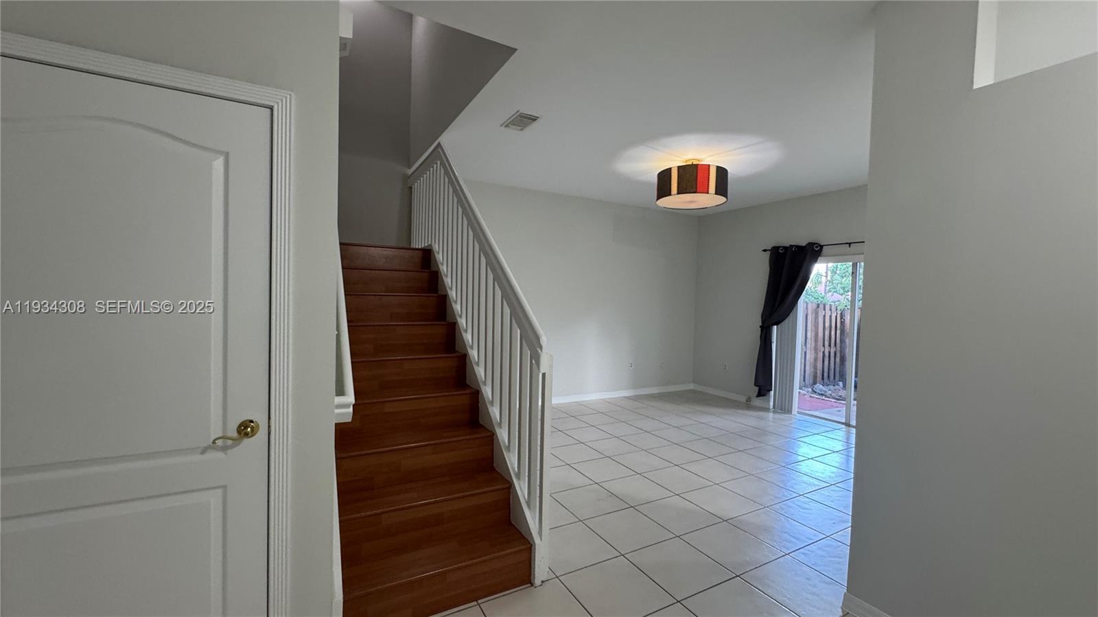 REVISED PLAT OF HILLCREST - Residential