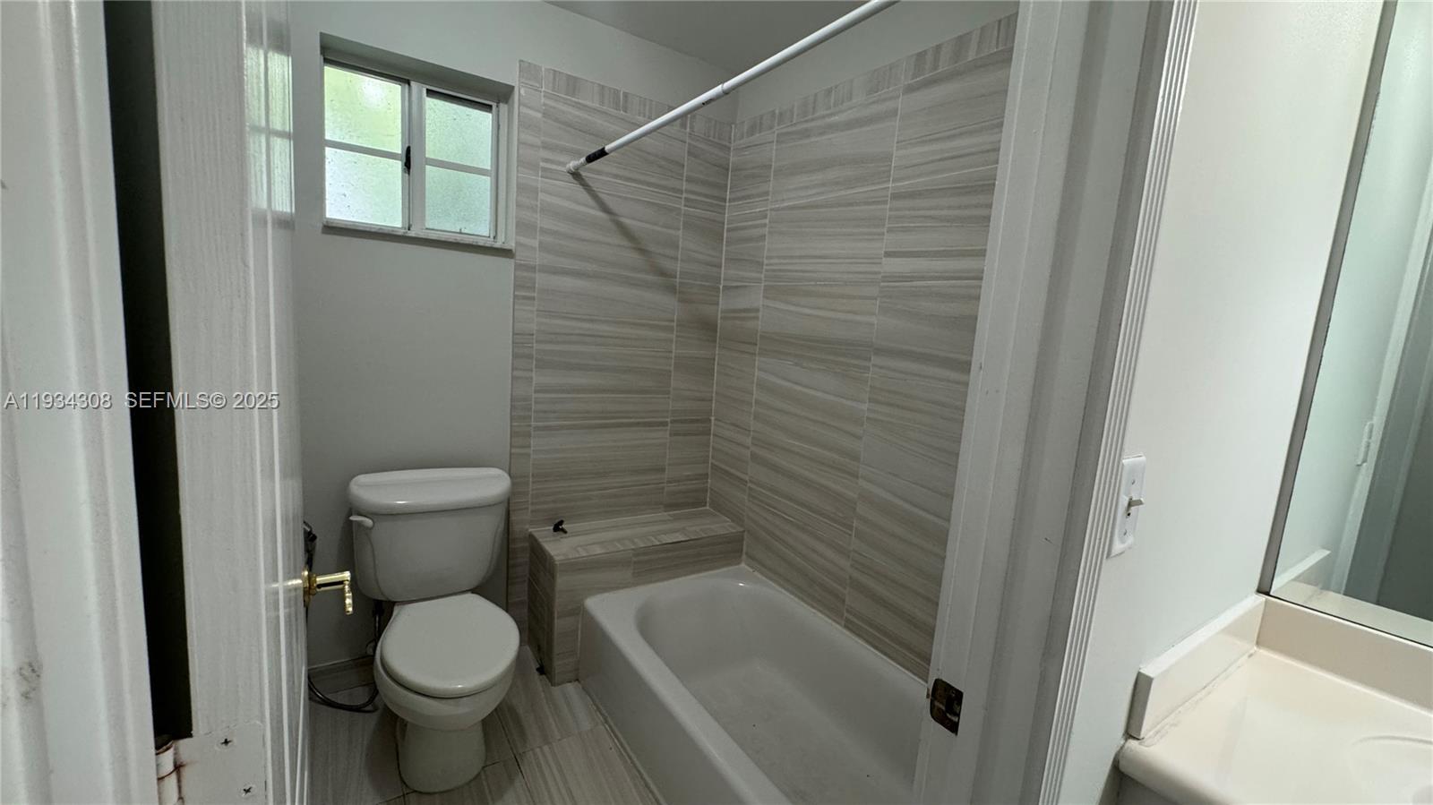 REVISED PLAT OF HILLCREST - Residential