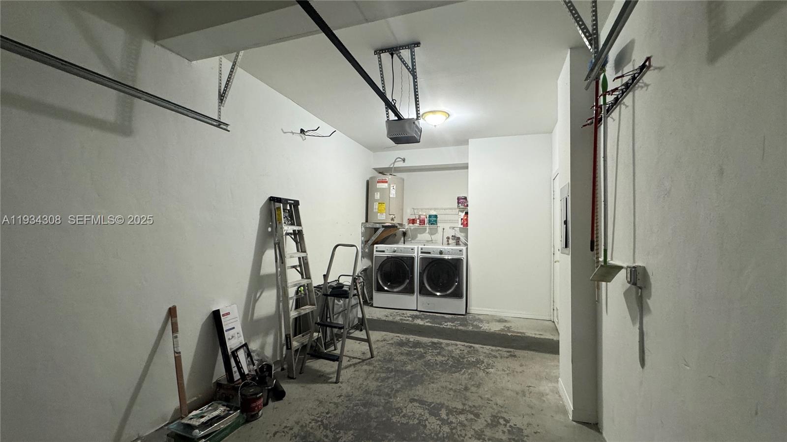 REVISED PLAT OF HILLCREST - Residential