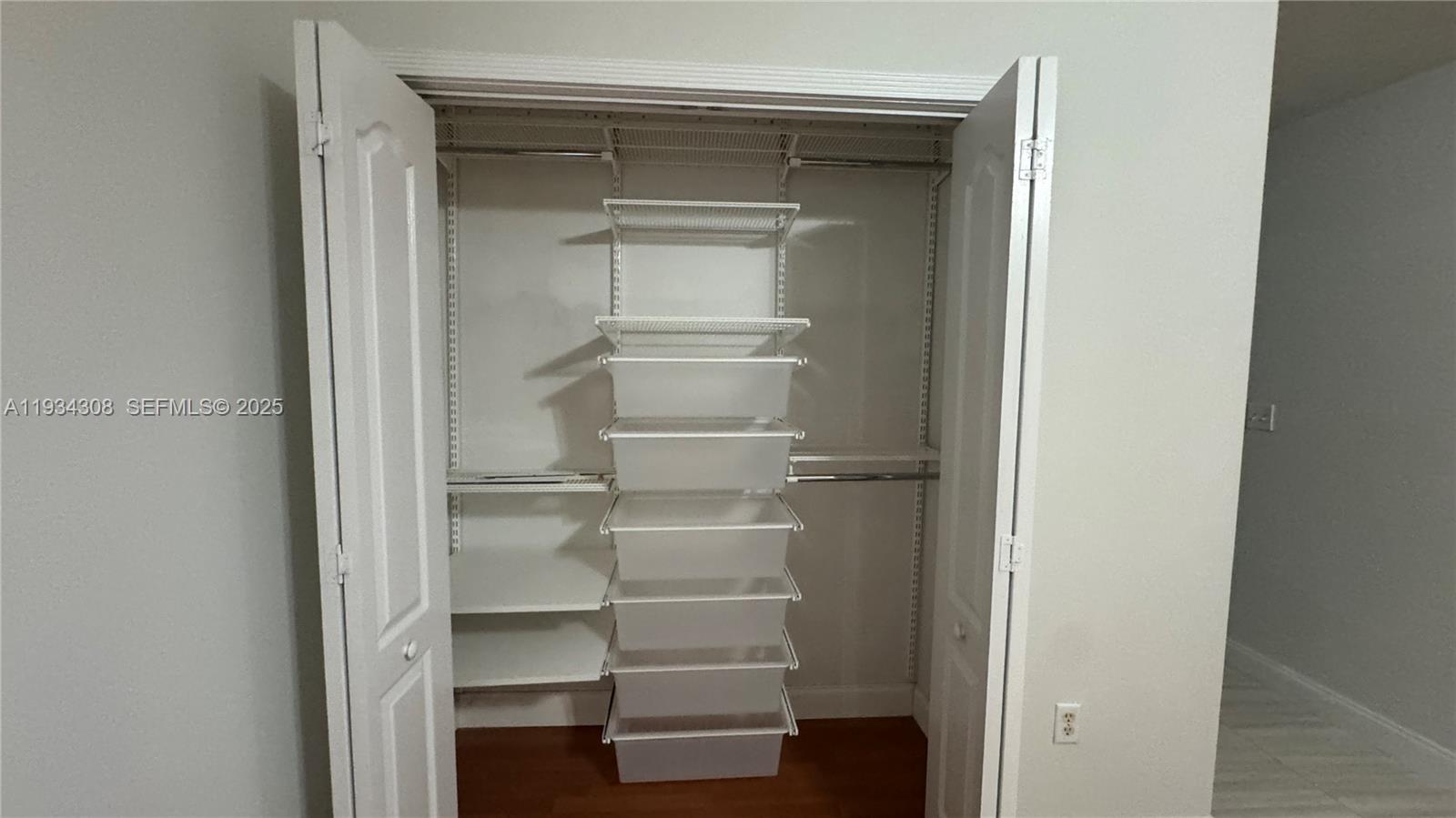 REVISED PLAT OF HILLCREST - Residential