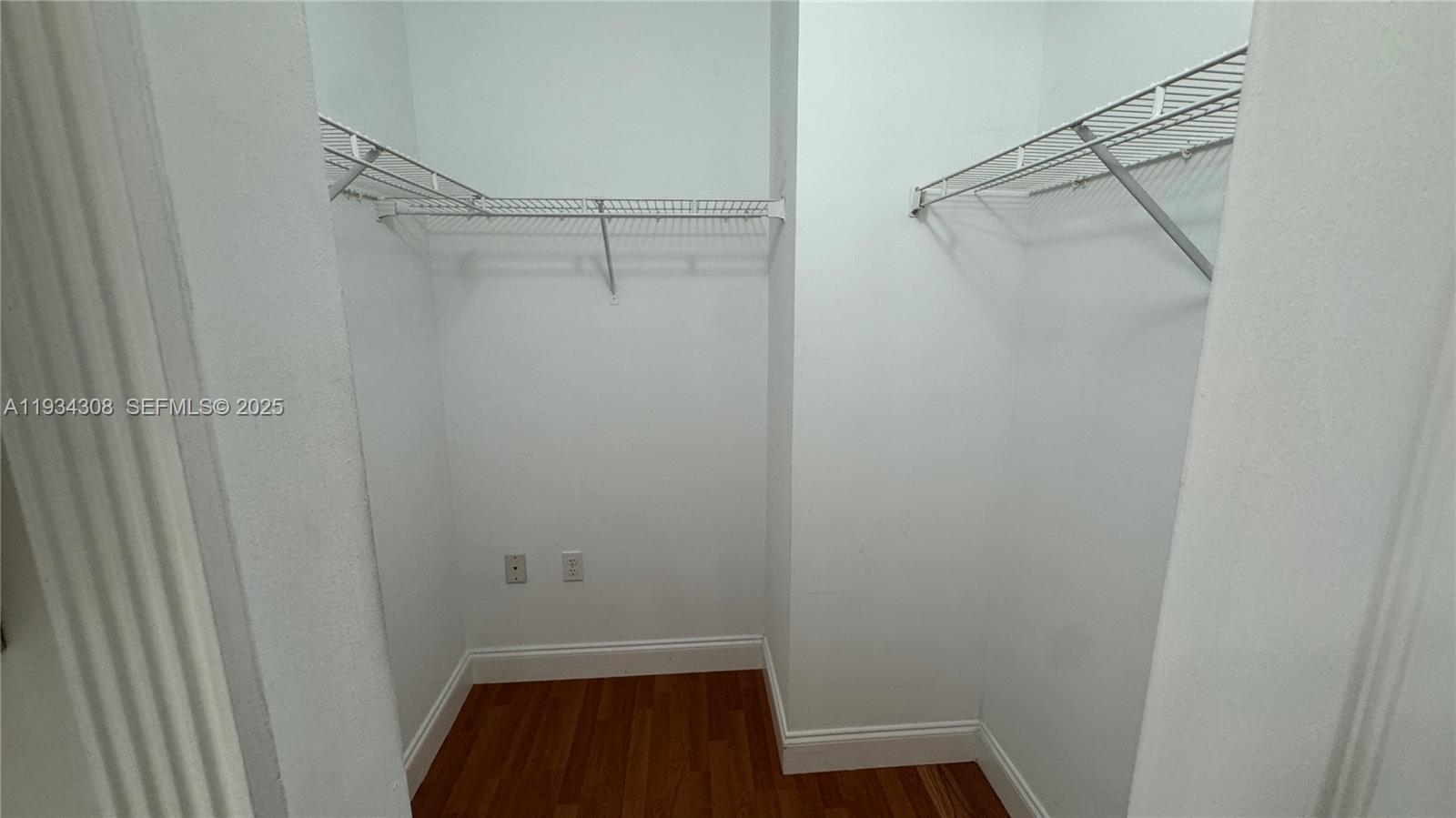 REVISED PLAT OF HILLCREST - Residential