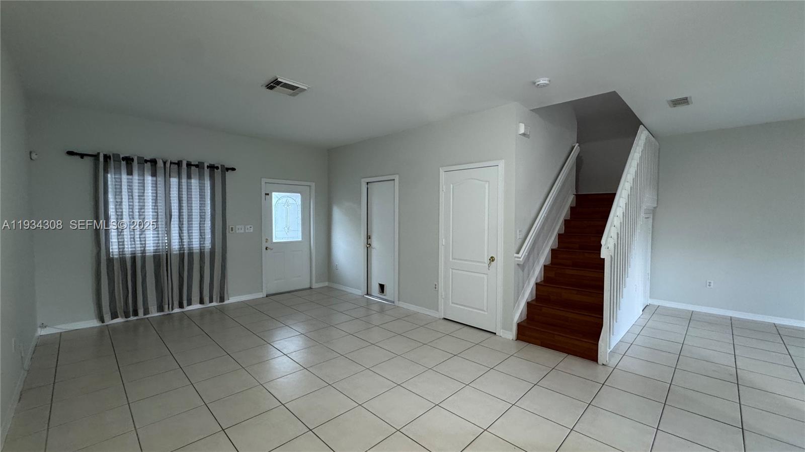 REVISED PLAT OF HILLCREST - Residential