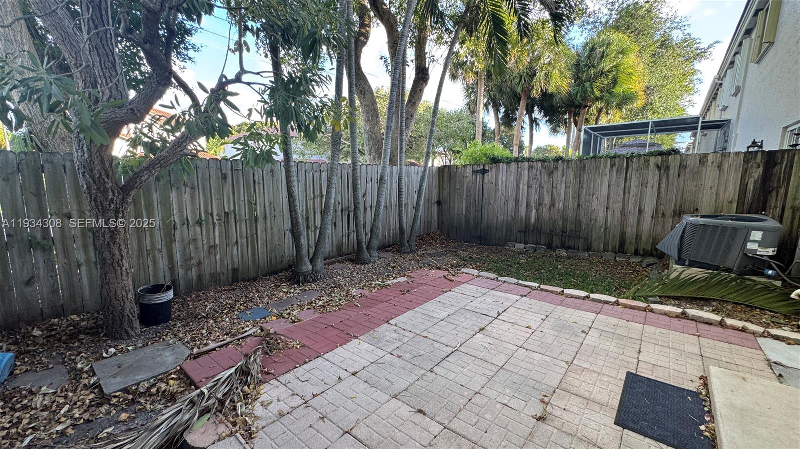 REVISED PLAT OF HILLCREST - Residential