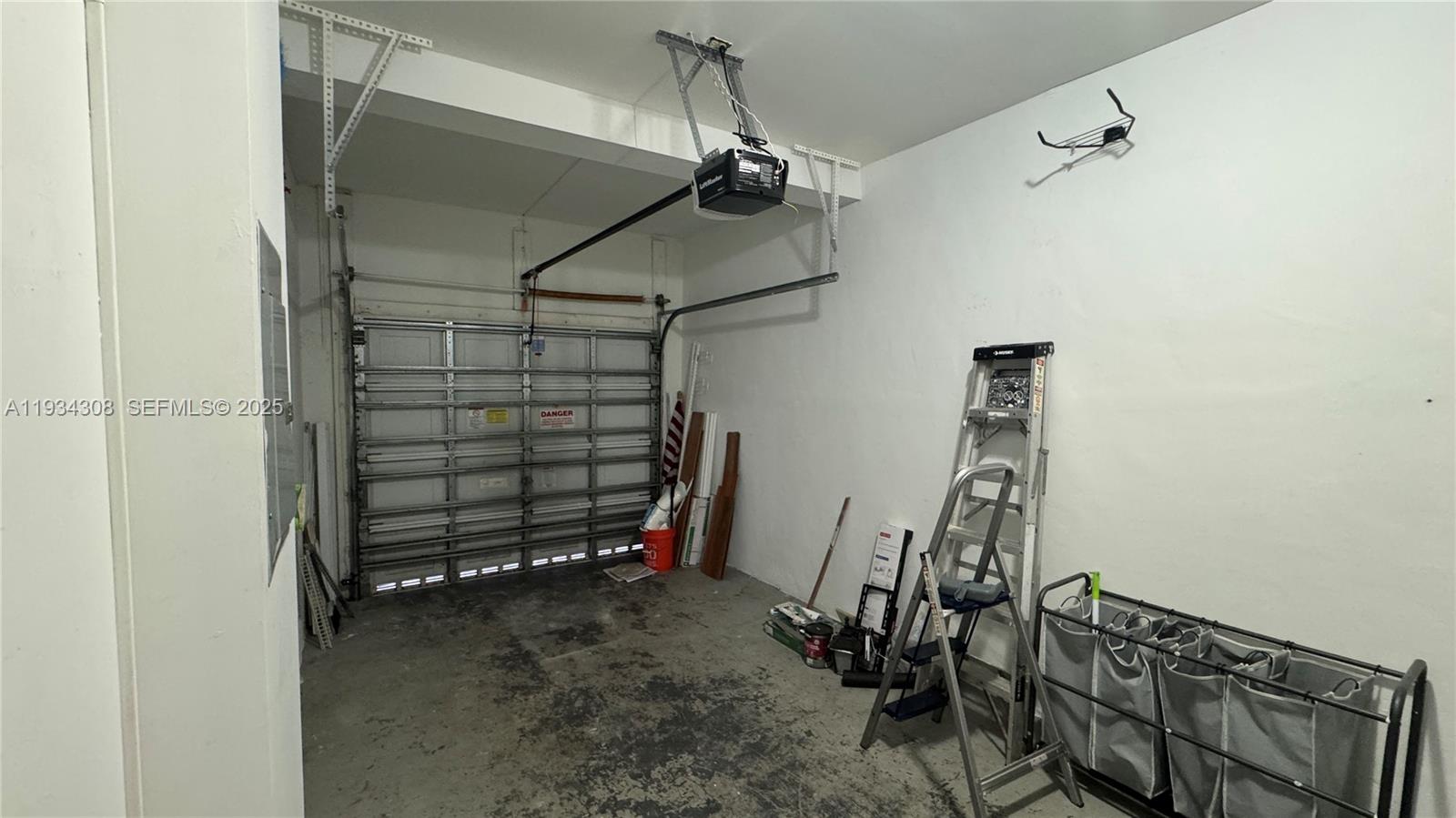 REVISED PLAT OF HILLCREST - Residential