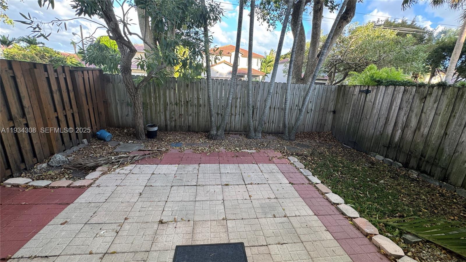 REVISED PLAT OF HILLCREST - Residential