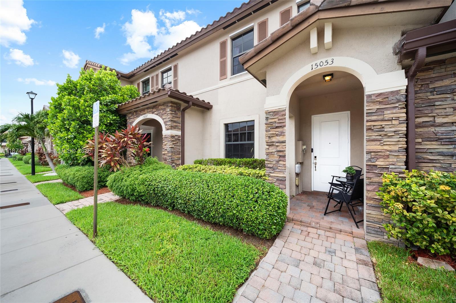 This beautiful townhouse in the exclusive Garden Estates at Hammocks Community offers a bright and spacious floor plan. Upstairs, you’ll find two master suites, each with its own en-suite full bath, modern kitchen with granite countertops, wood cabinetry, and stainless-steel appliances.
The community provides outstanding amenities, including a majestic clubhouse, fitness center, resort-style pool, landscaped grounds, and children’s play areas—all in a desirable school district.
Currently tenant-occupied through 12/30/25 with $2,700/month rental income, this property is perfect for investors or future homeowners looking for a prime location with exceptional amenities.
Don’t miss the chance to own this remarkable townhouse!
