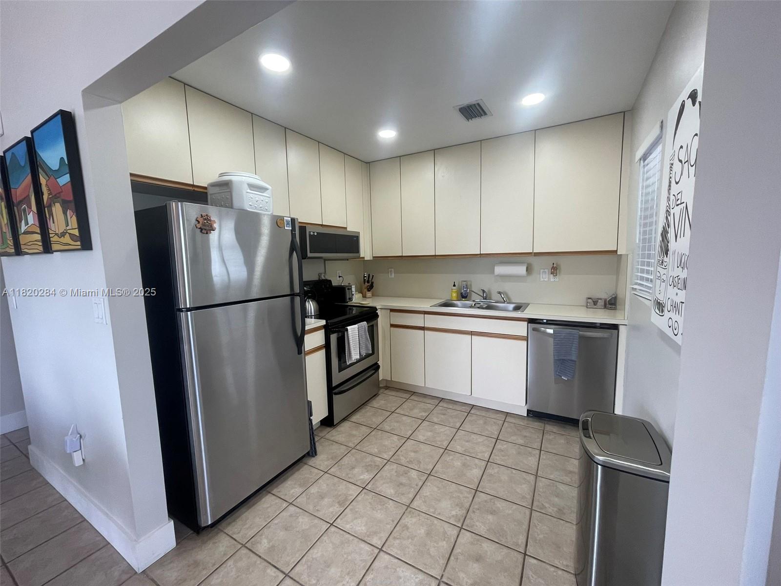 VILG HOMES COUNTRY WALK C - Residential