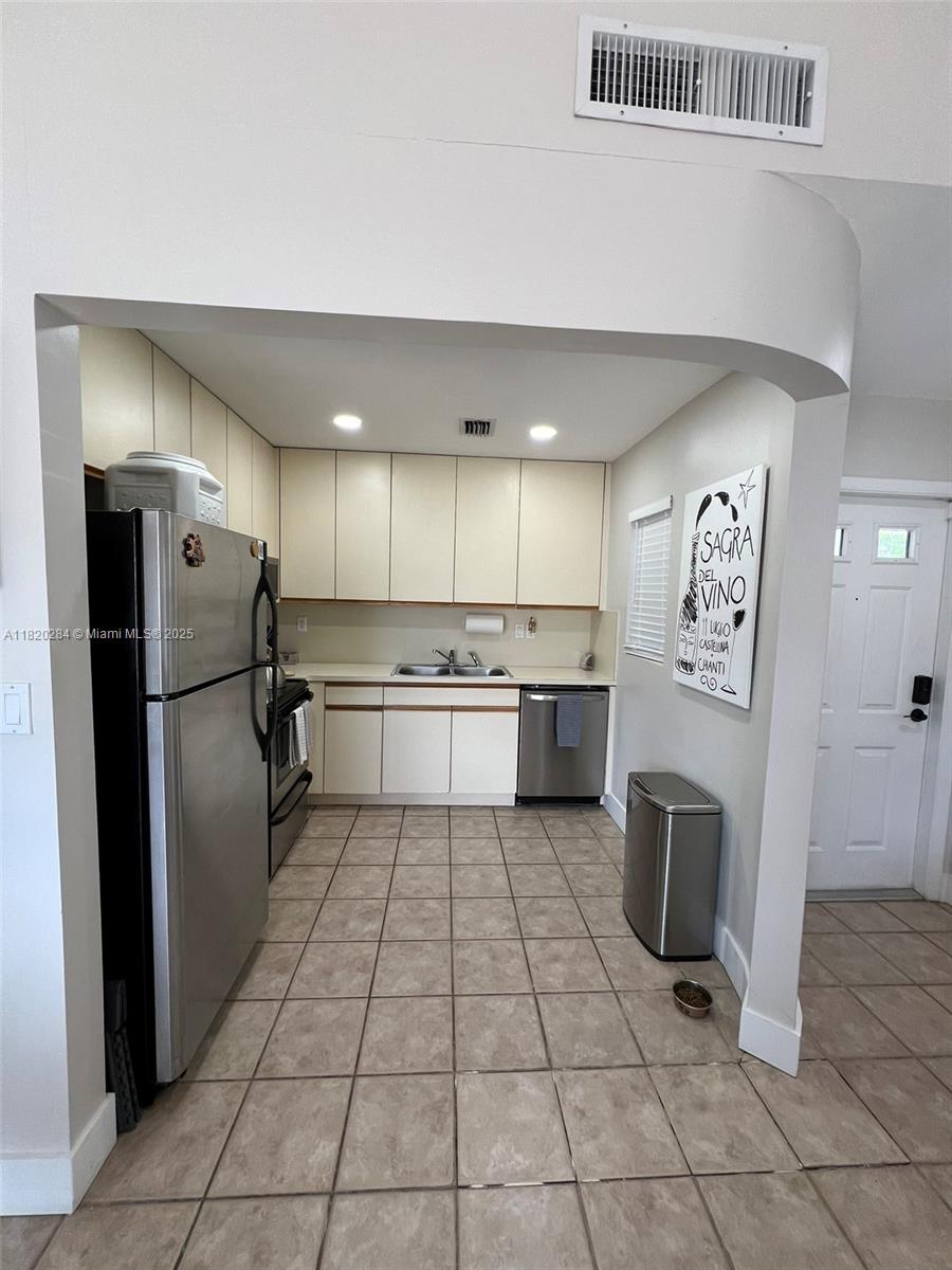 VILG HOMES COUNTRY WALK C - Residential