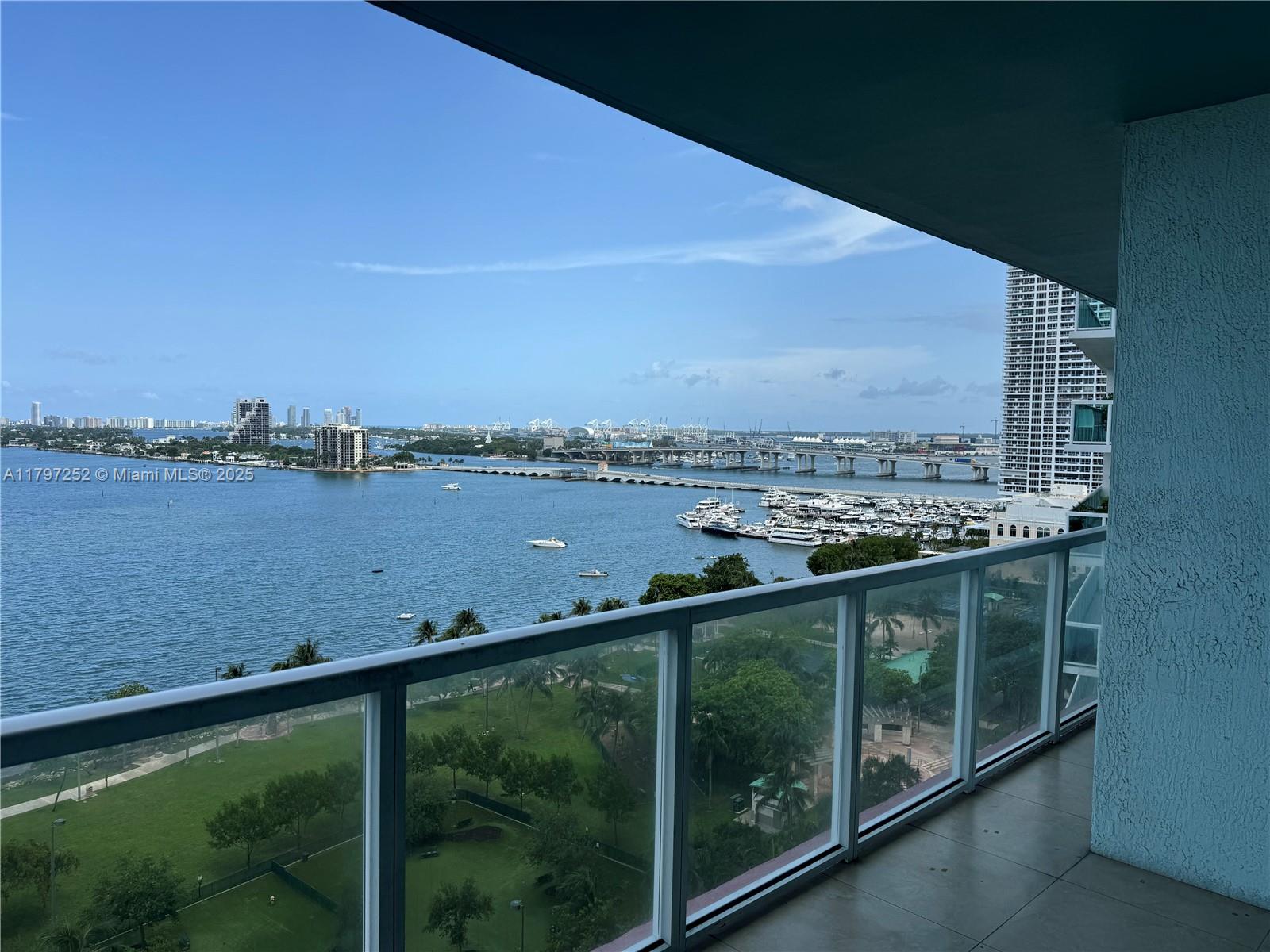 1900 N Bayshore Dr 1401