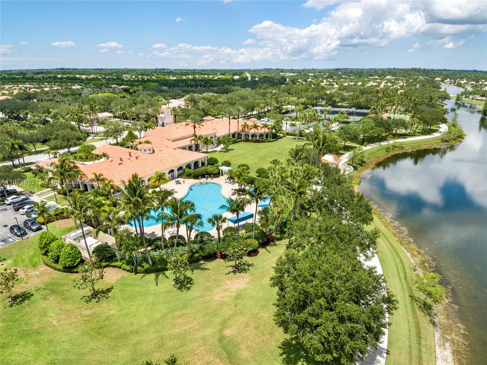 VILLAGEWALK OF WELLINGTON - Residential