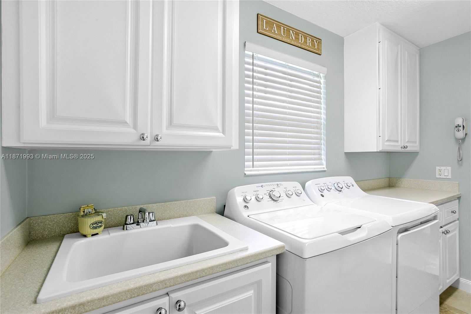 VILLAGEWALK OF WELLINGTON - Residential