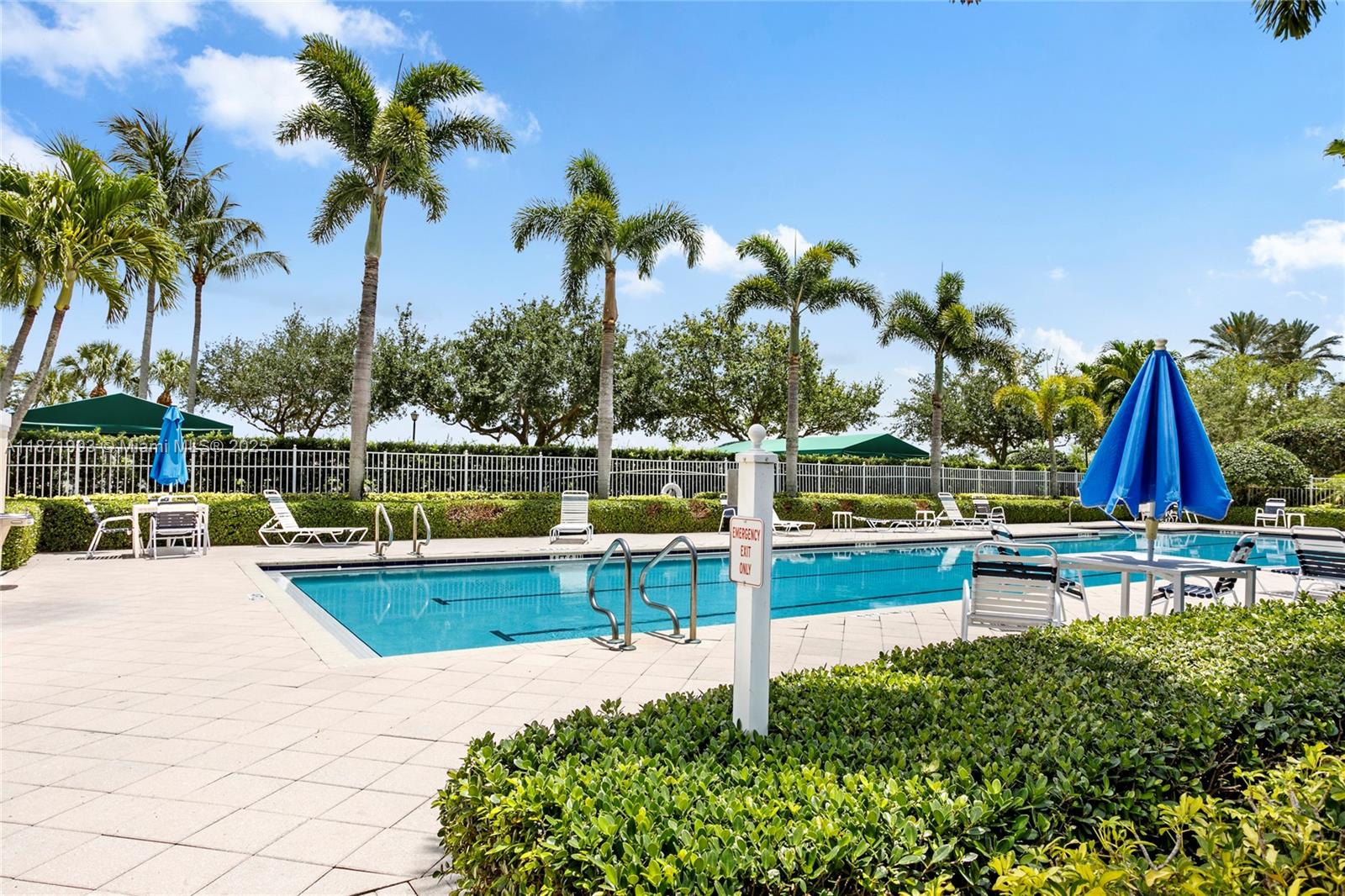 VILLAGEWALK OF WELLINGTON - Residential