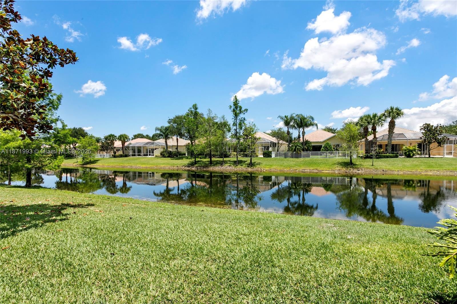 VILLAGEWALK OF WELLINGTON - Residential