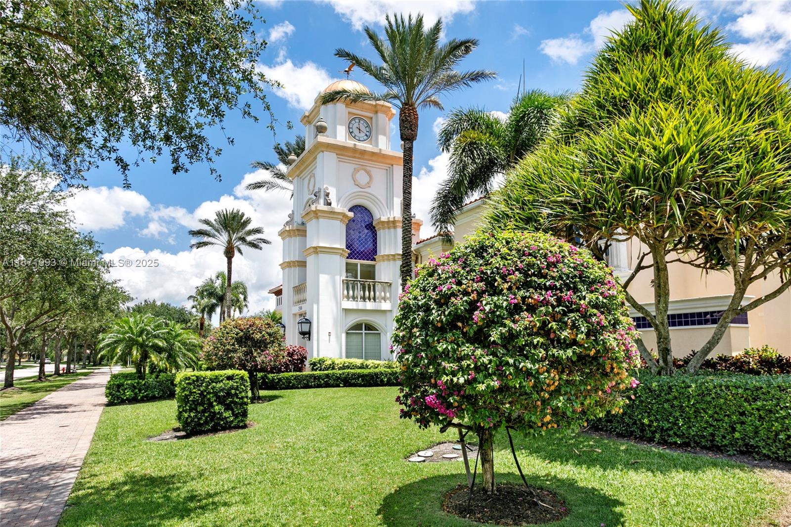 VILLAGEWALK OF WELLINGTON - Residential