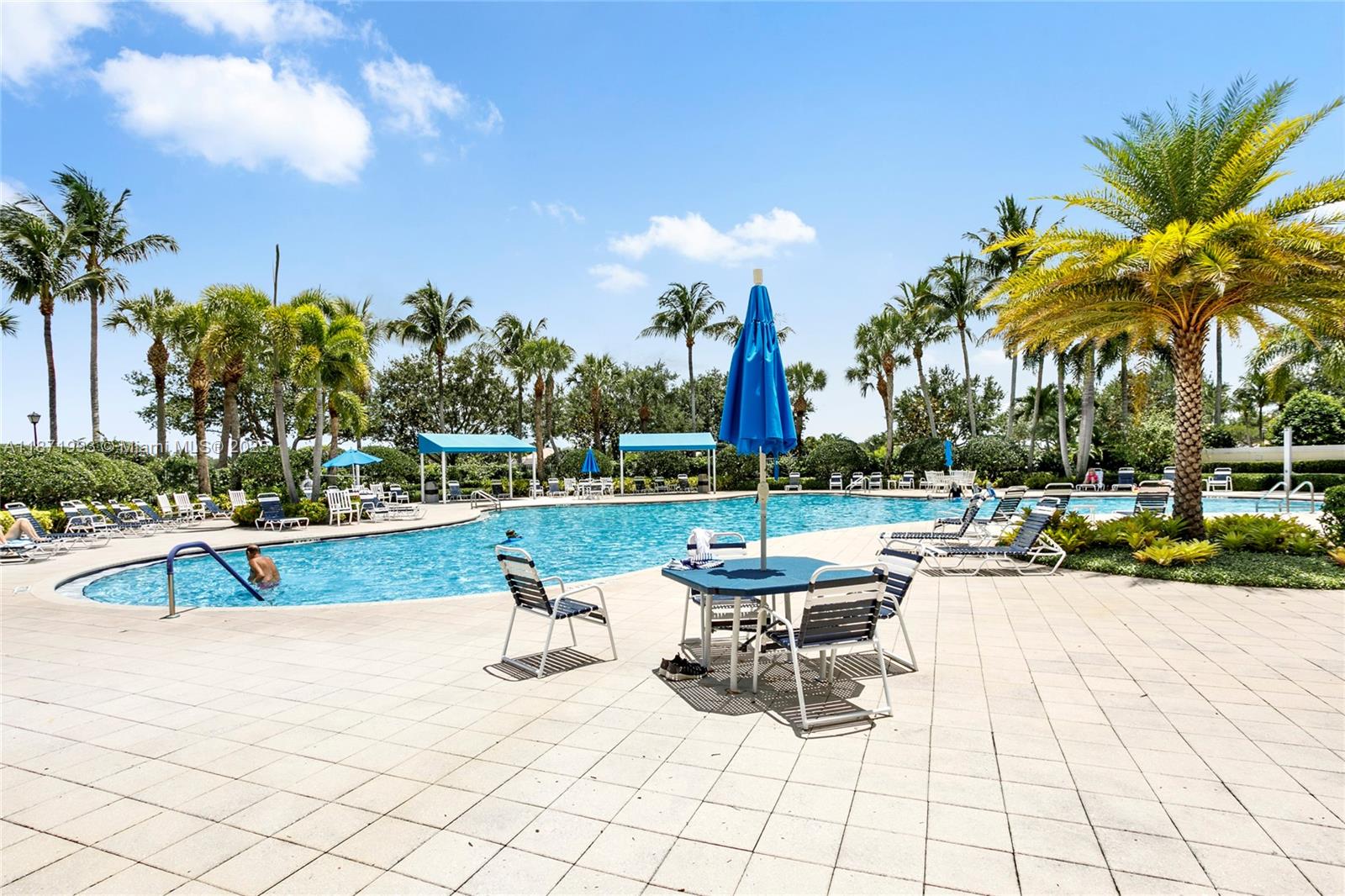 VILLAGEWALK OF WELLINGTON - Residential