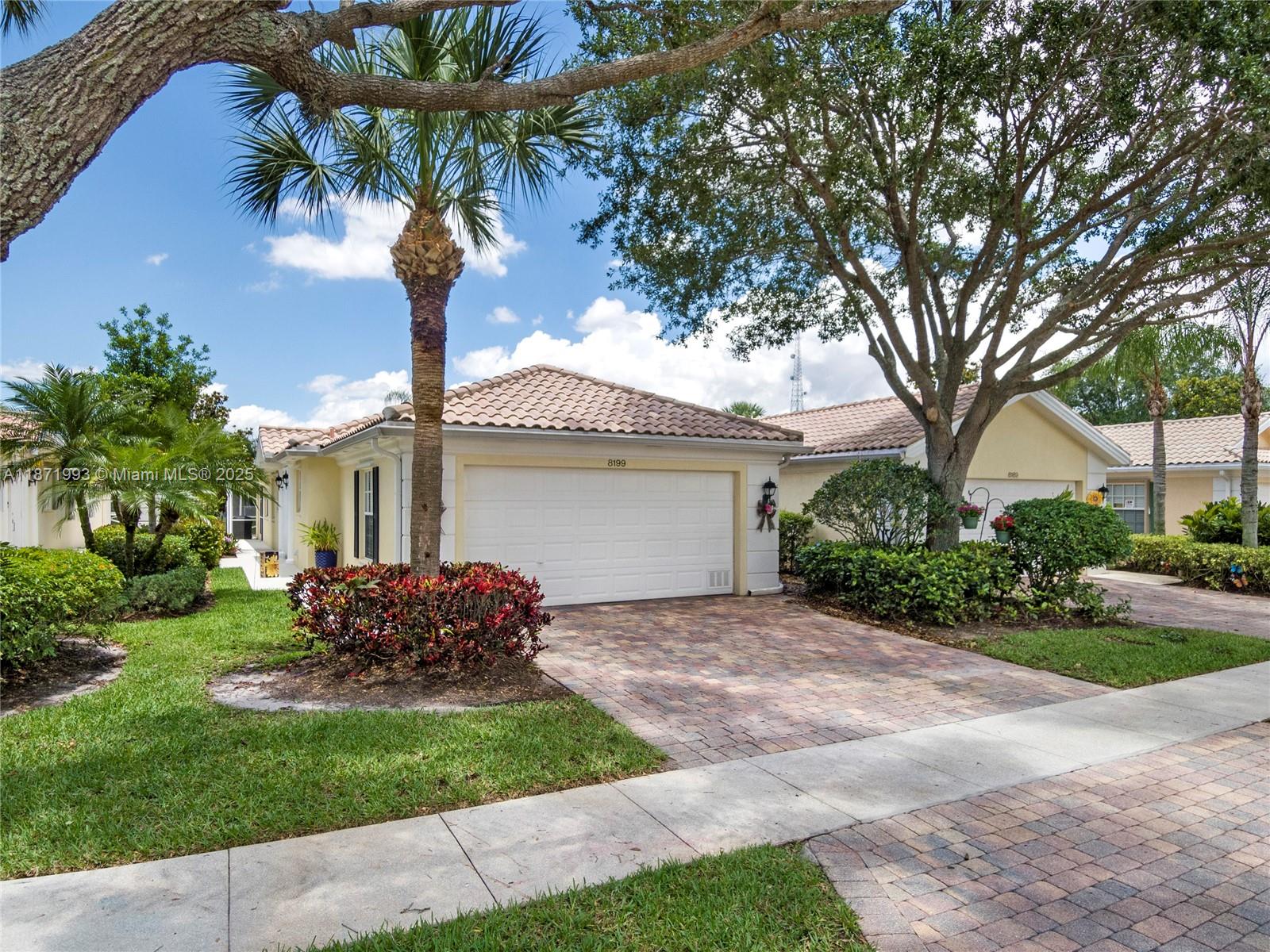 VILLAGEWALK OF WELLINGTON - Residential