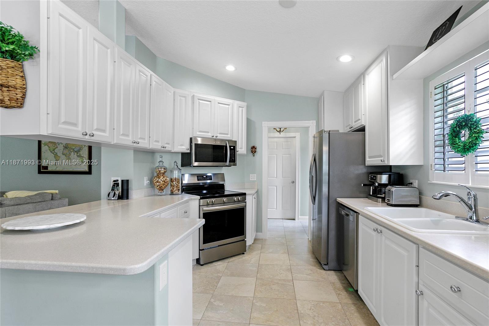 View photos, virtual tours, details... 8199 Saint Johns Ct