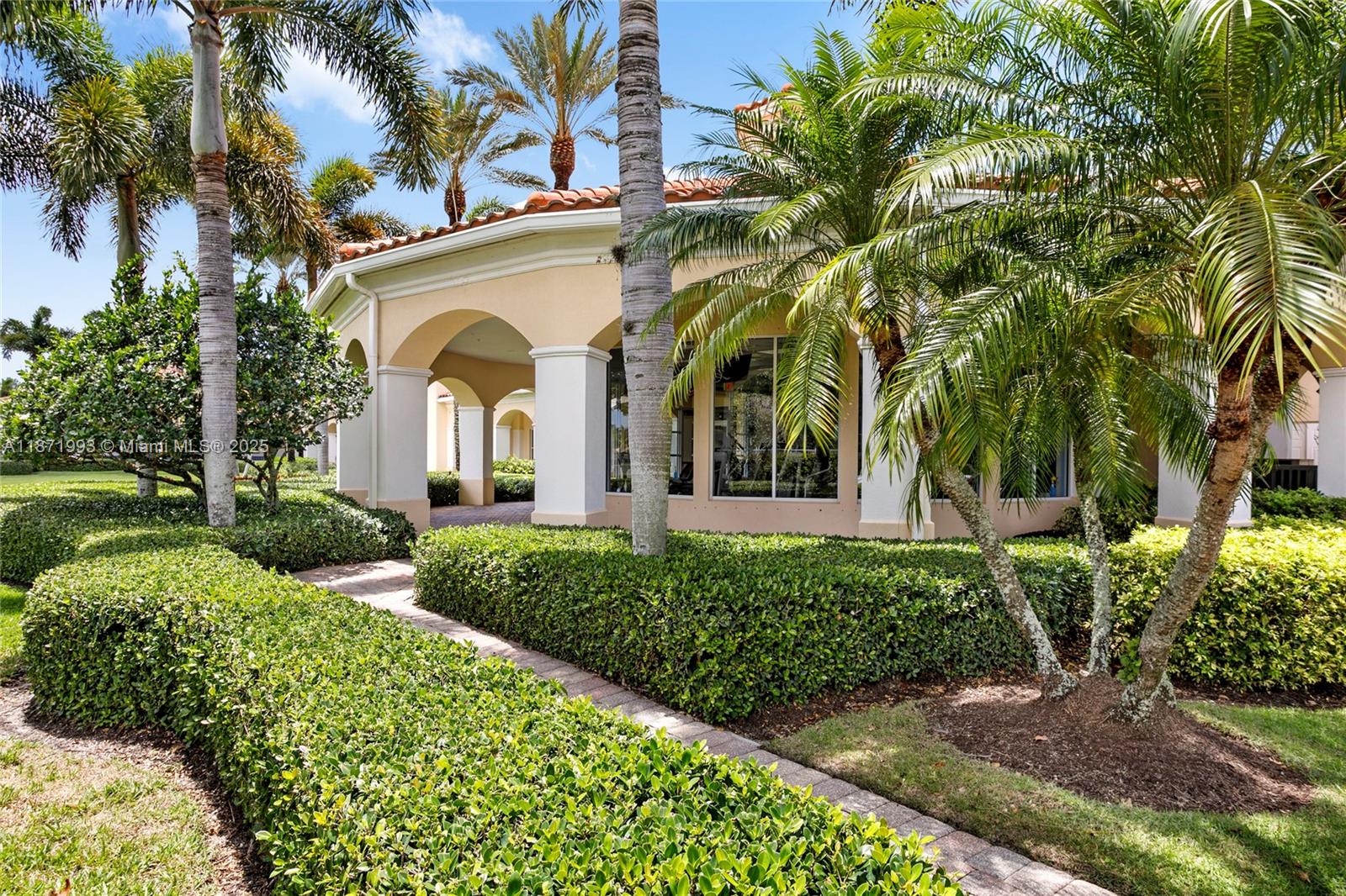 VILLAGEWALK OF WELLINGTON - Residential