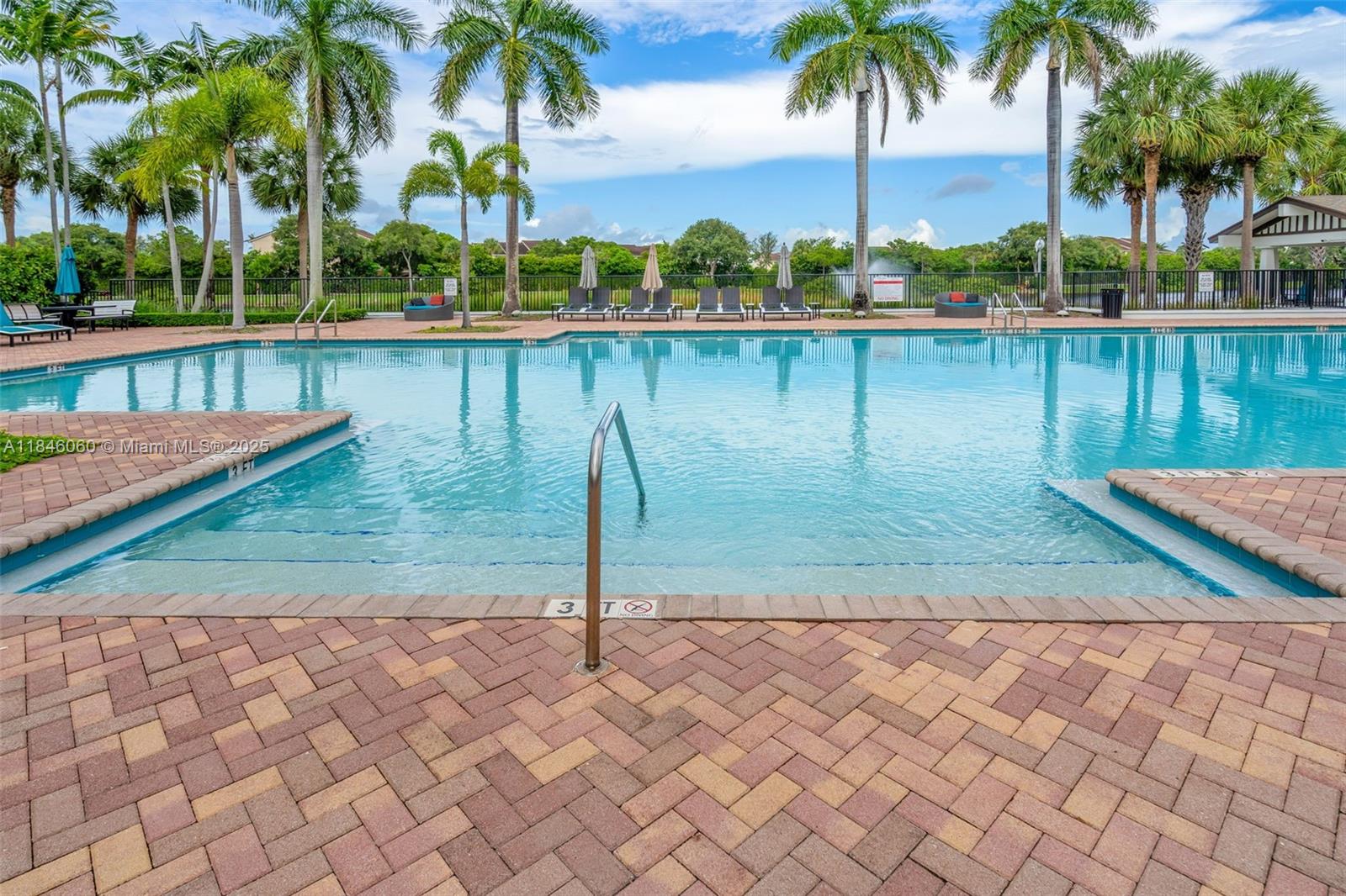 CITYSIDE CONDO - Residential