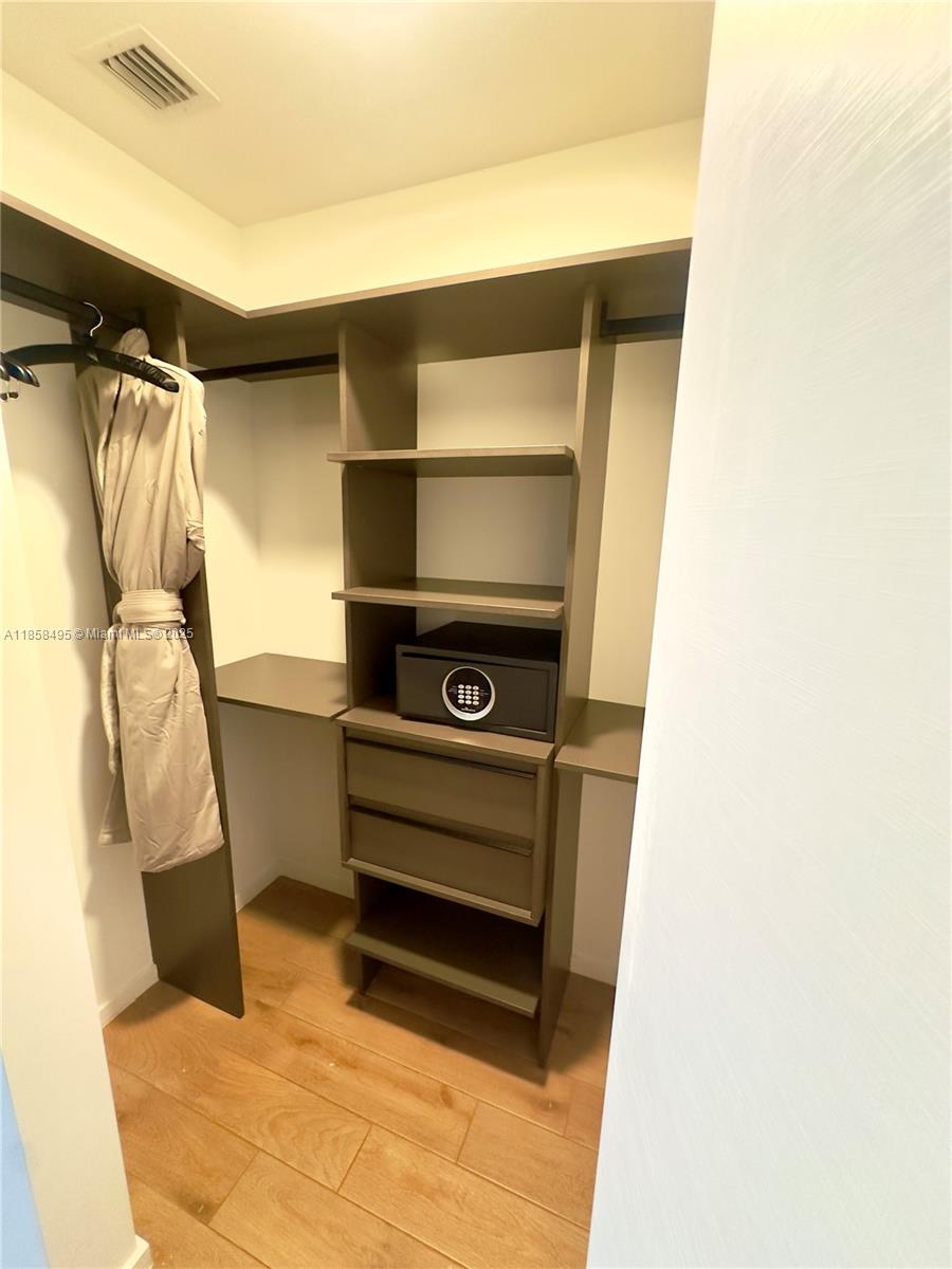 MAP OF MIAMI DADE CO. FL. - Residential Lease