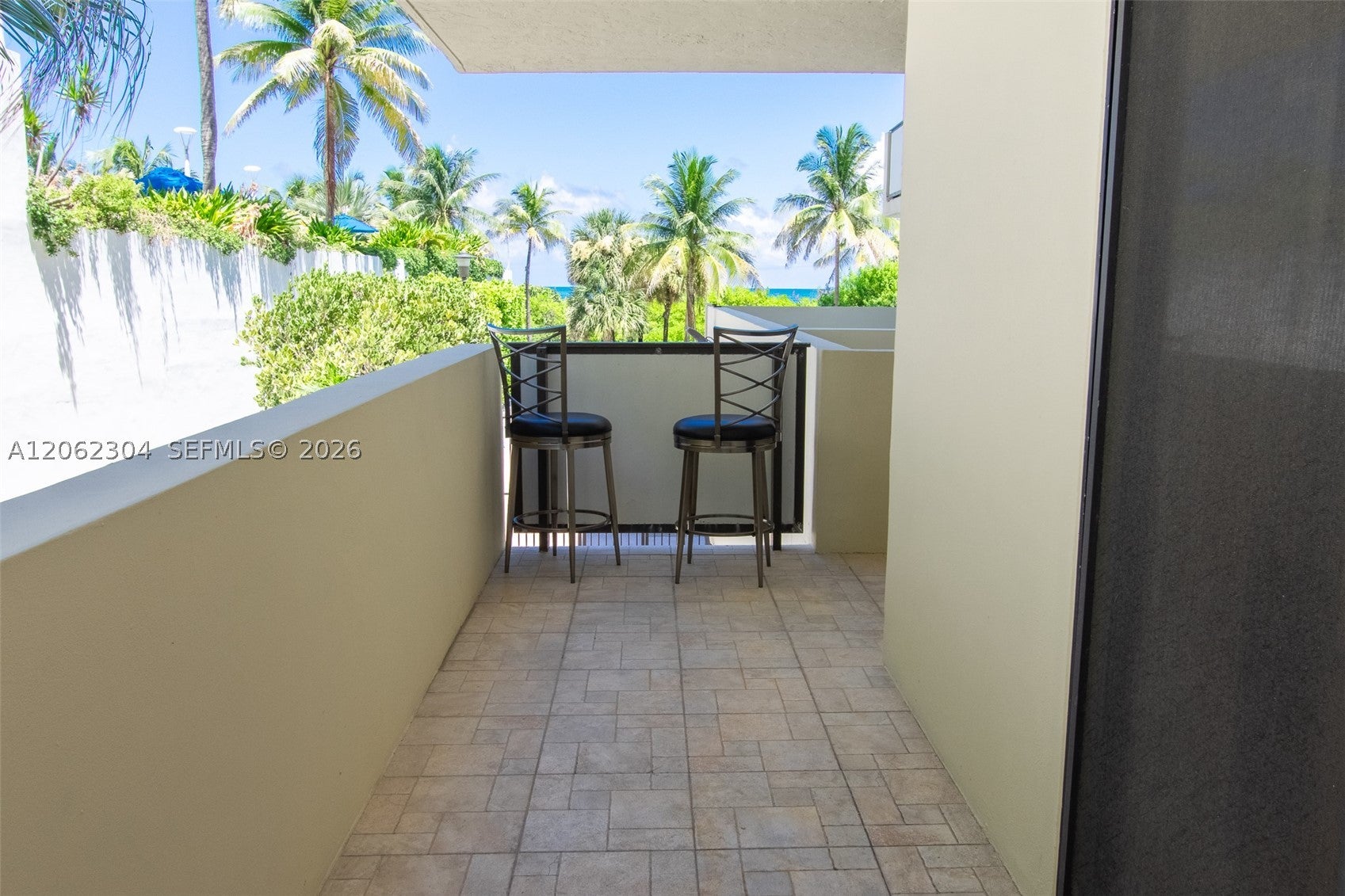 1623 Collins Ave 215