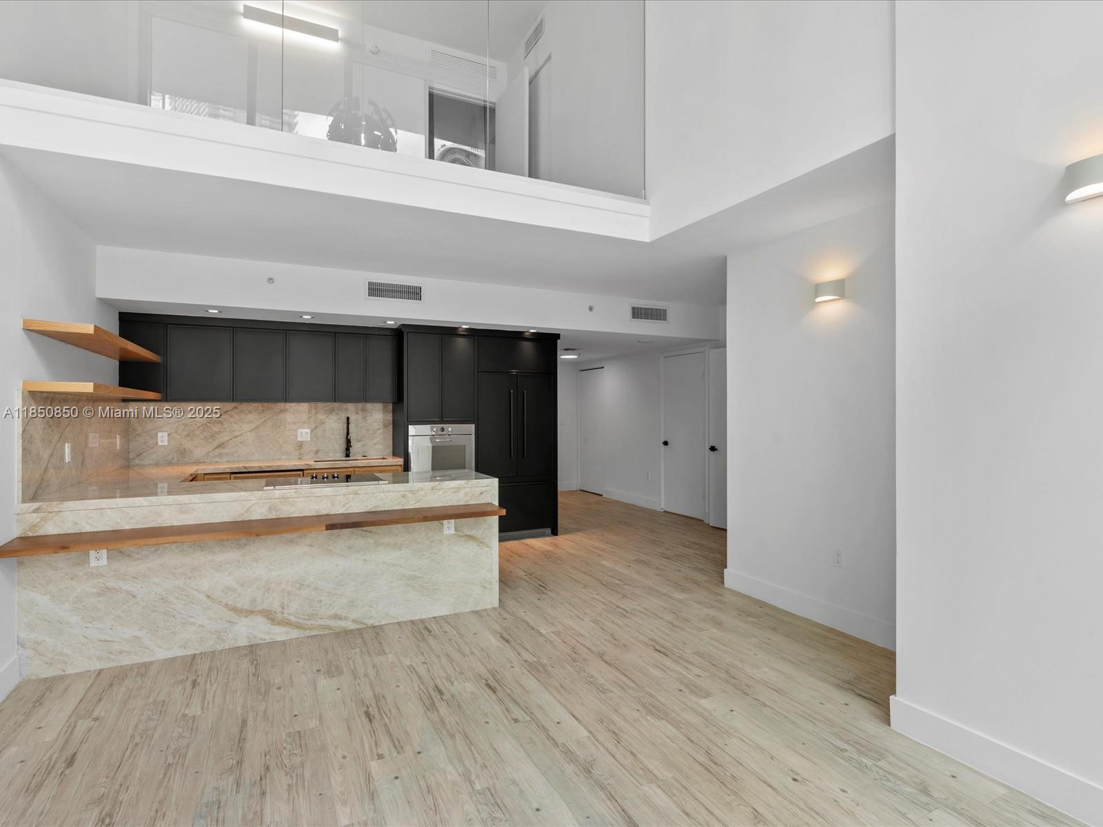 Stunning fully renovated 3/3 at Mint. Brand new kitchen and bathroom, electric blinds, state of the art amenities. Resort style. And you will have one of the most vibrant views of miami river and miami skylight. TXT listing agent.