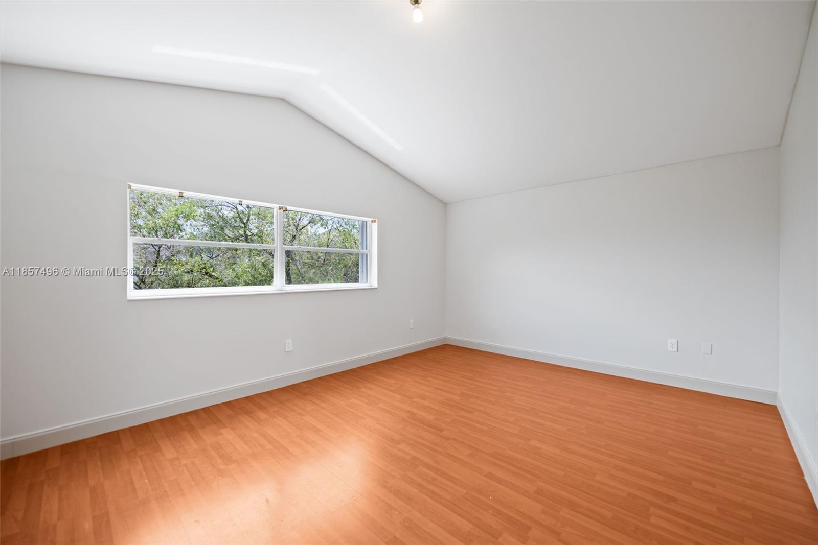 PEMBROKE LAKES SECTION SE - Residential Lease