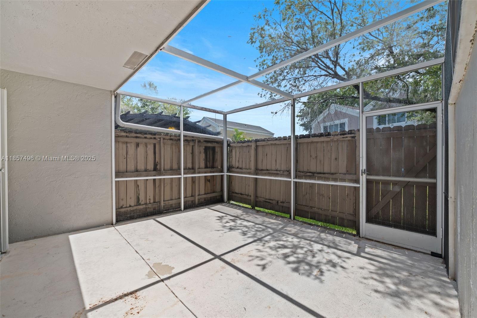 PEMBROKE LAKES SECTION SE - Residential Lease