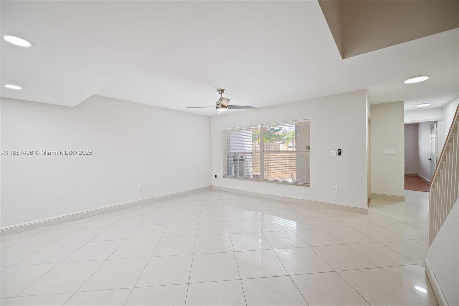 PEMBROKE LAKES SECTION SE - Residential Lease