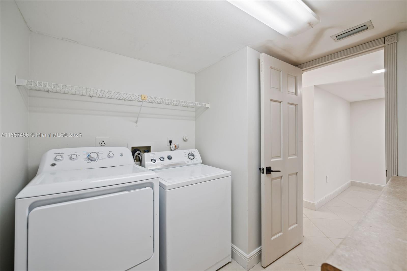 PEMBROKE LAKES SECTION SE - Residential Lease