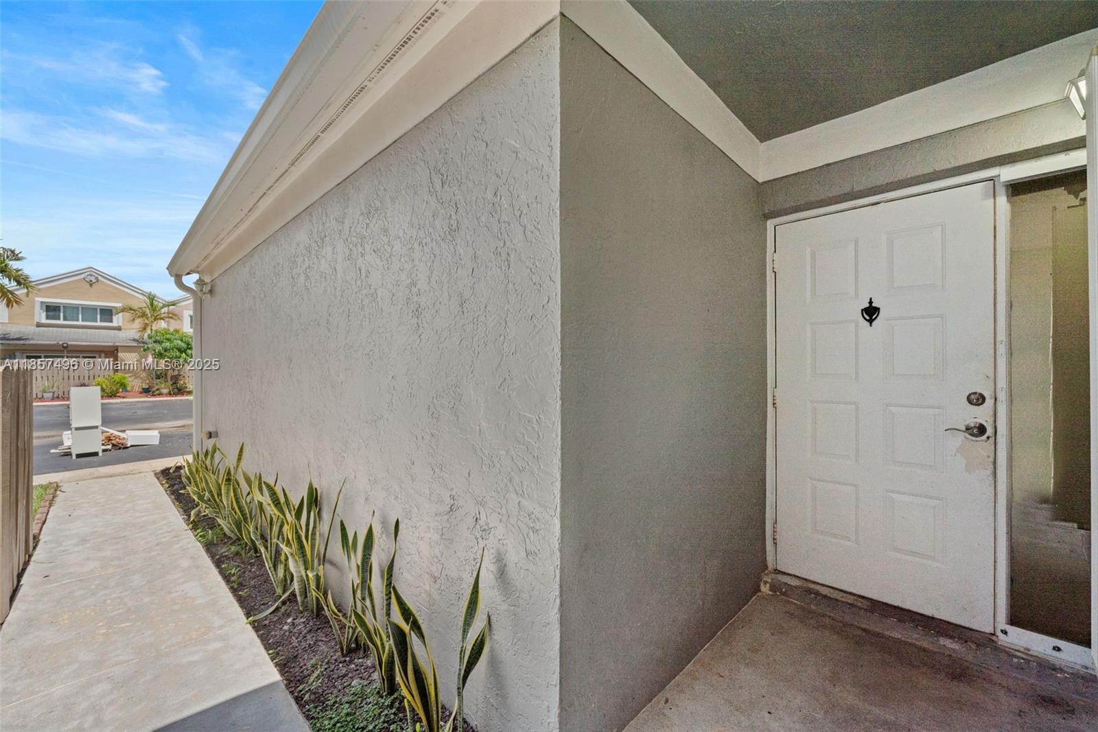 PEMBROKE LAKES SECTION SE - Residential Lease