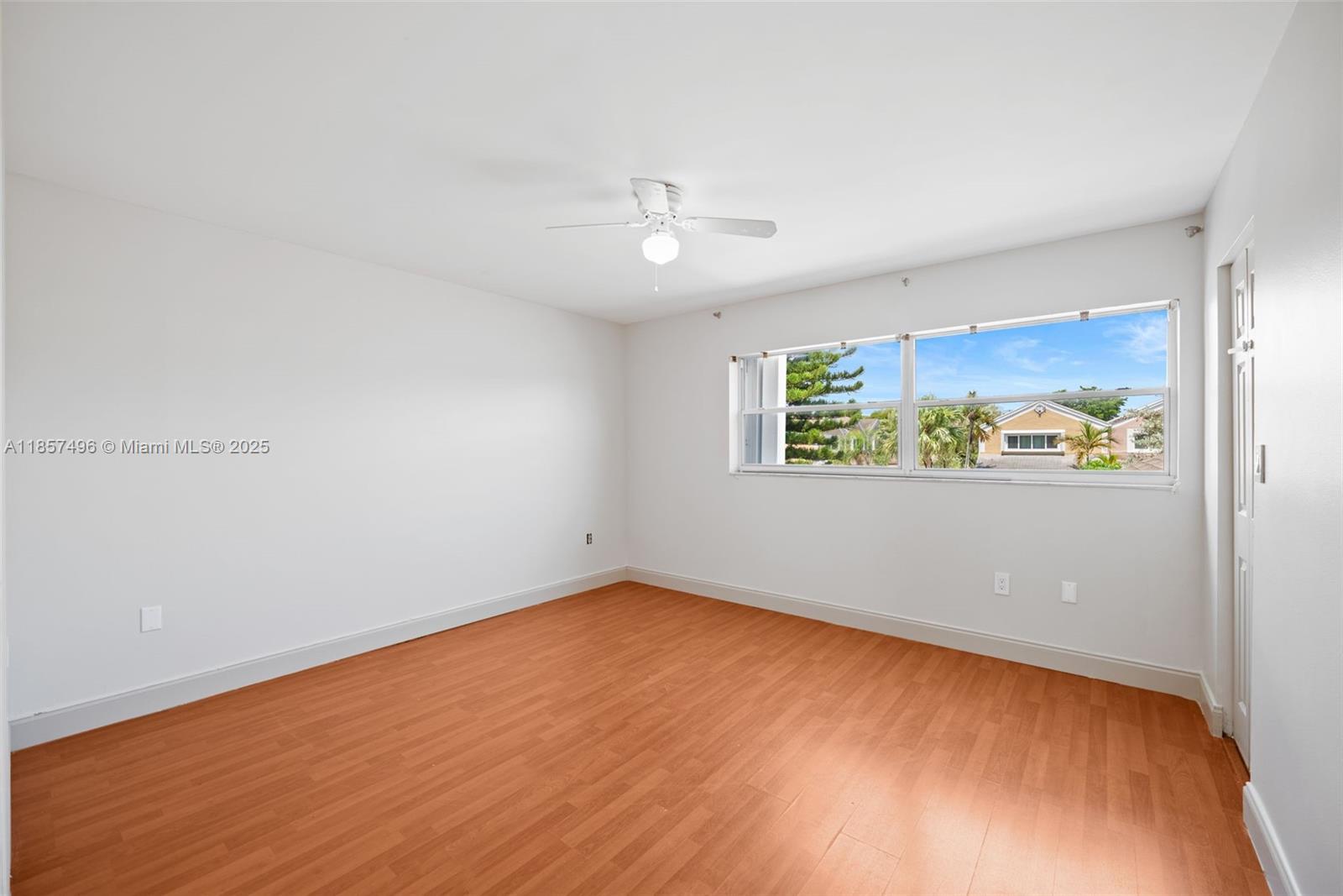 PEMBROKE LAKES SECTION SE - Residential Lease