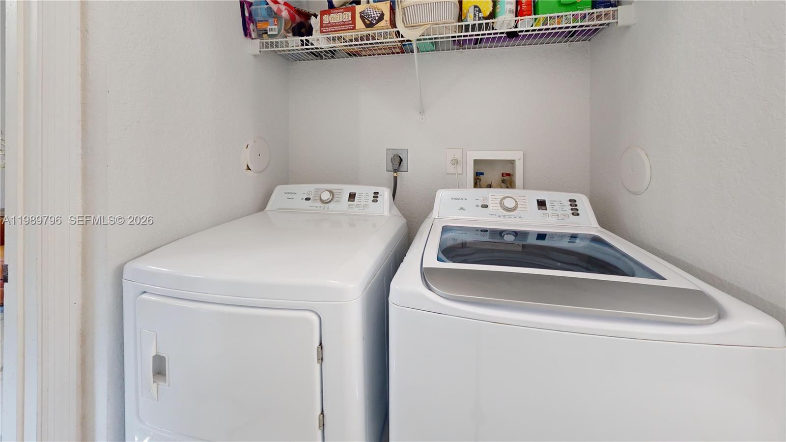 PEMBROKE ISLES - Residential