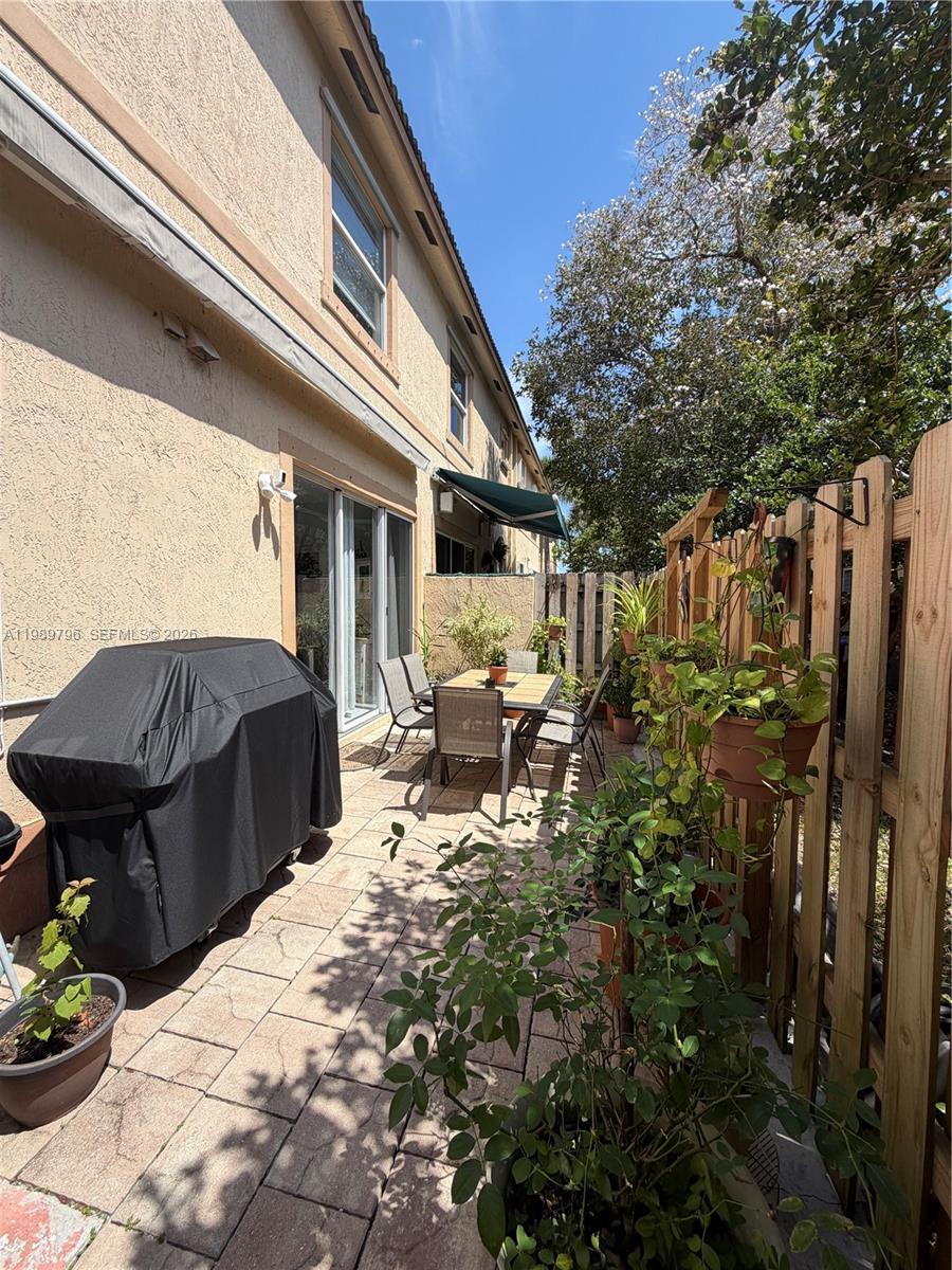 PEMBROKE ISLES - Residential