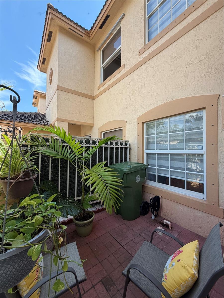 PEMBROKE ISLES - Residential