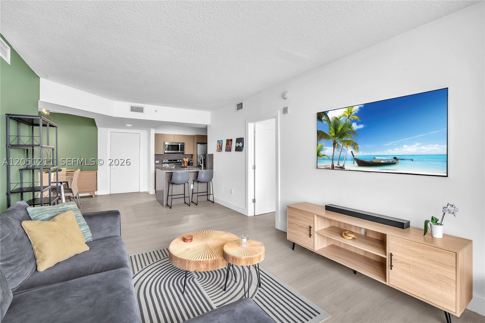 18800 NE 29th Ave 517 (Fully Renovated)