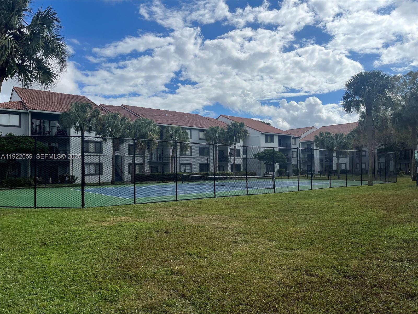 VISCONTI CONDO - Residential