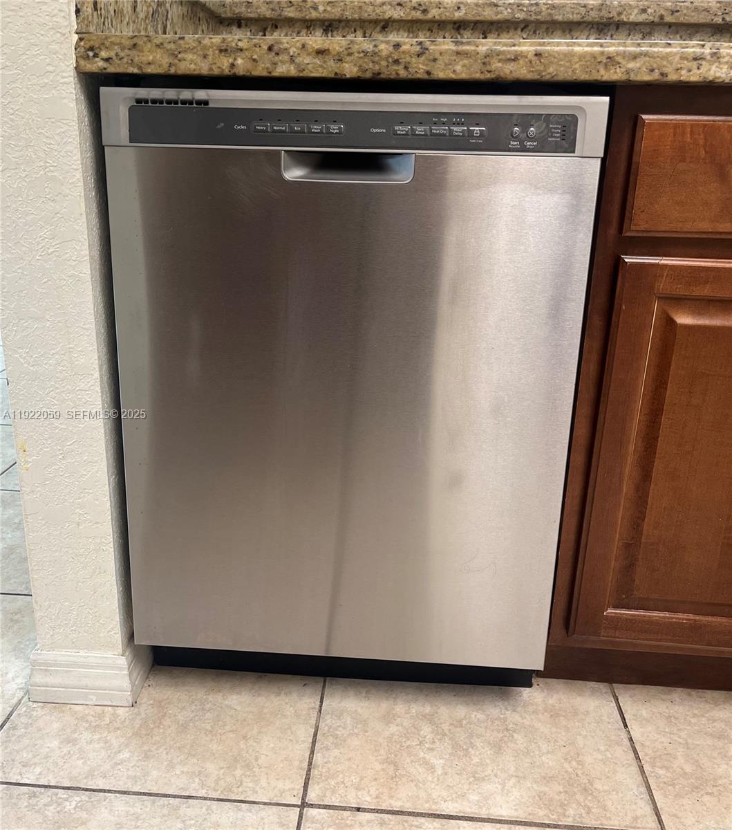 VISCONTI CONDO - Residential