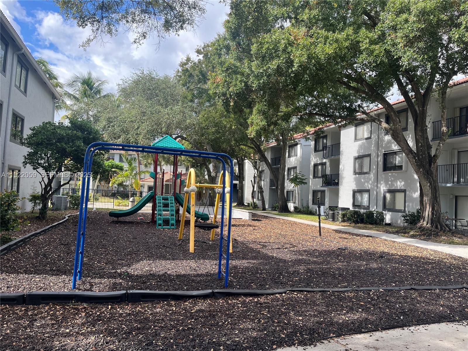 VISCONTI CONDO - Residential