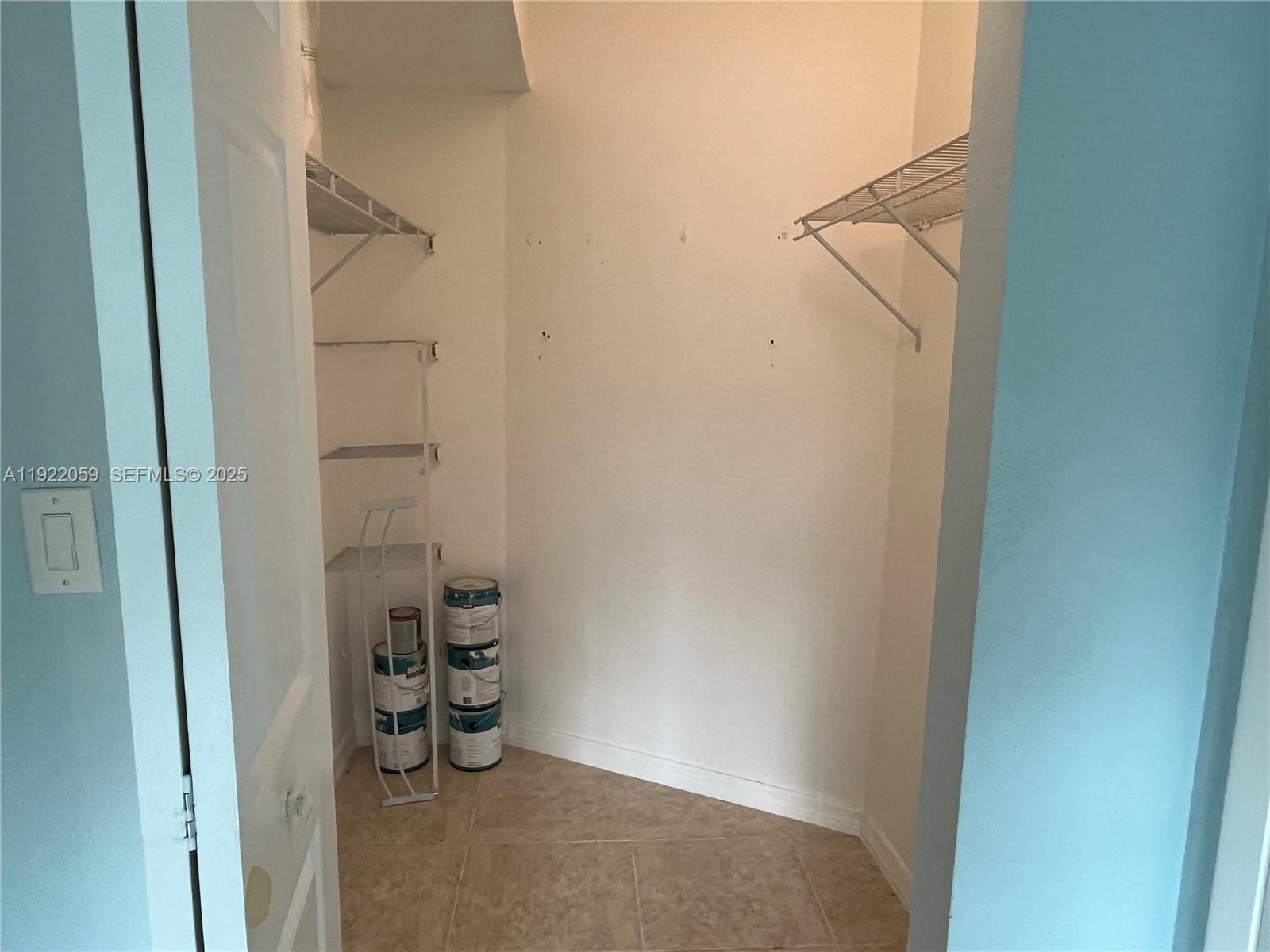 VISCONTI CONDO - Residential