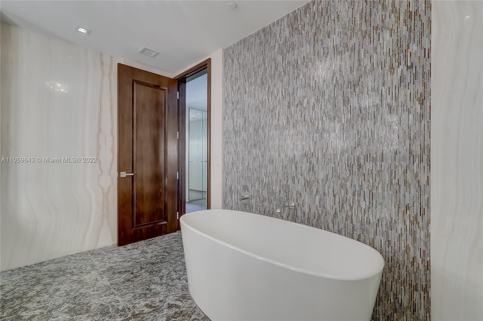 MANSIONS AT ACQUALINA - Residential