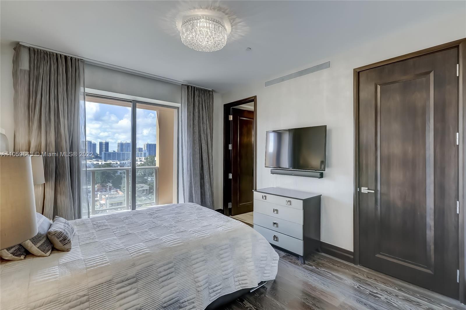 MANSIONS AT ACQUALINA - Residential