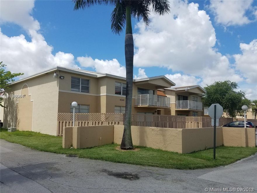 BEAUTIFUL VILLA / CONDO IN DORAL GARDENS! GATED COMMUNITY / SECURITY. COMPLETELY REMODELED, OVER $20,000 IN REMODEL.WASHER / DRYER INSIDE UNIT, NEW KITCHEN AND BATHROOMS, BUILT IN CLOSET SHELVES, NEW LIGHTING, TILED FLOORS THROUGHOUT, ACCORDIAN SHUTTERS AND MORE! MINUTES FROM 826, 836, AND DOLPHIN MALL. CALL TODAY FOR MORE INFORMATION AND EASY SHOWING APPOINTMENTS.