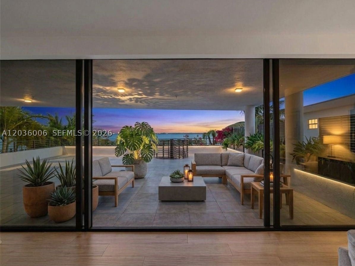 1930 Bay Dr