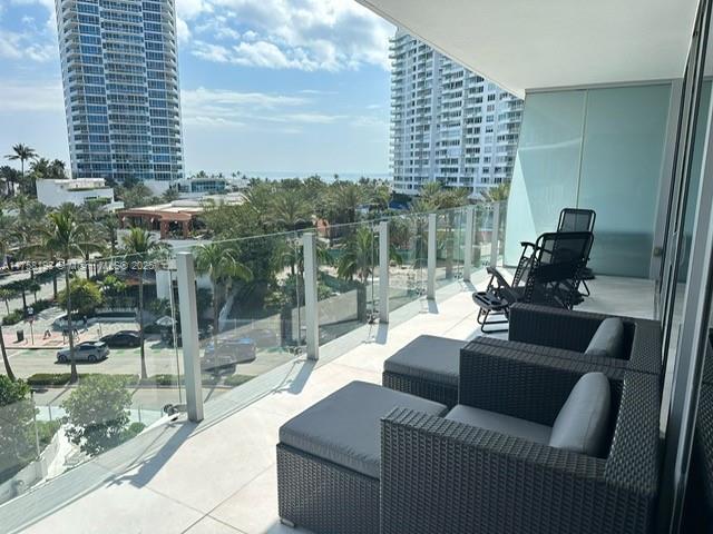 1 Collins Ave 602